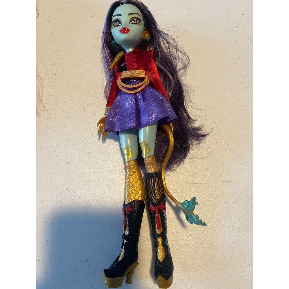 Monster High Jinafire Long Shriek Wrecked Nautical Dragon Doll Gold Purple Hair